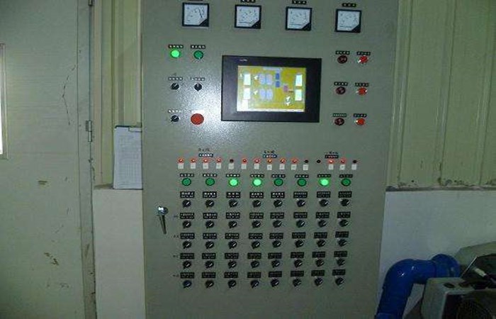Industrial control integrated computer power load monitoring system